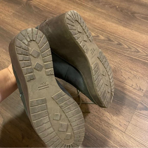 Tom’s Melrose Water Resistant Lace Up Wedge Booties - Picture 5 of 6